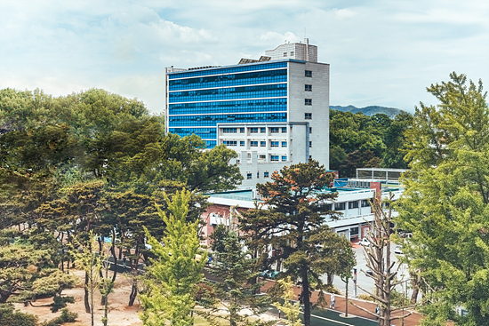 SeoulTech selected for ‘2022 University Support Project to Contribute to Revitalization of High School Education’ 썸내일 이미지